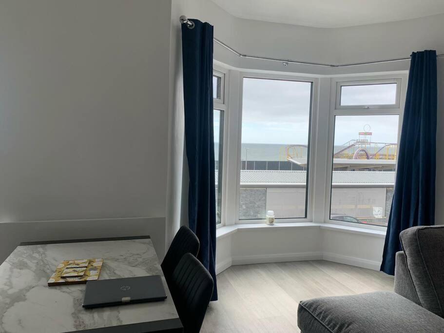Modern Apartment With Sea Views Portrush Exterior photo